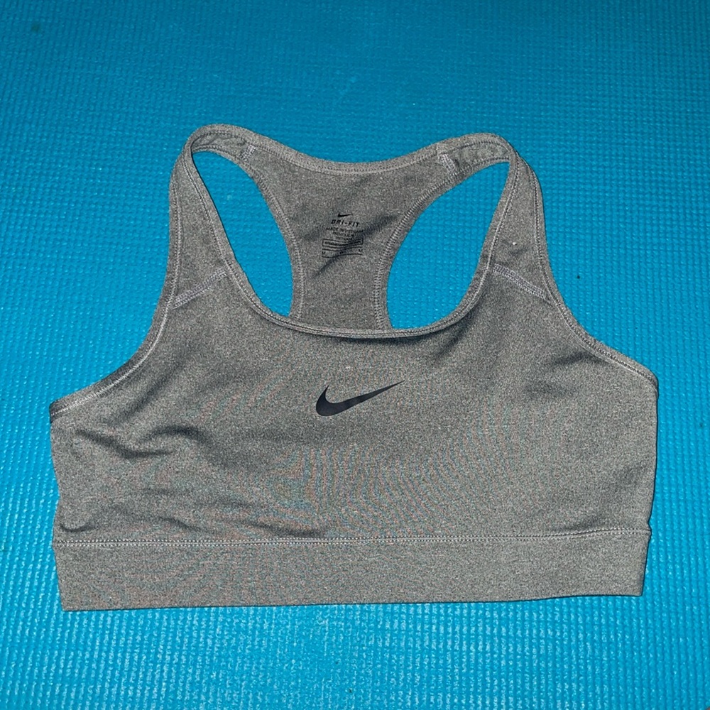 Nike dri-fit sports bra M